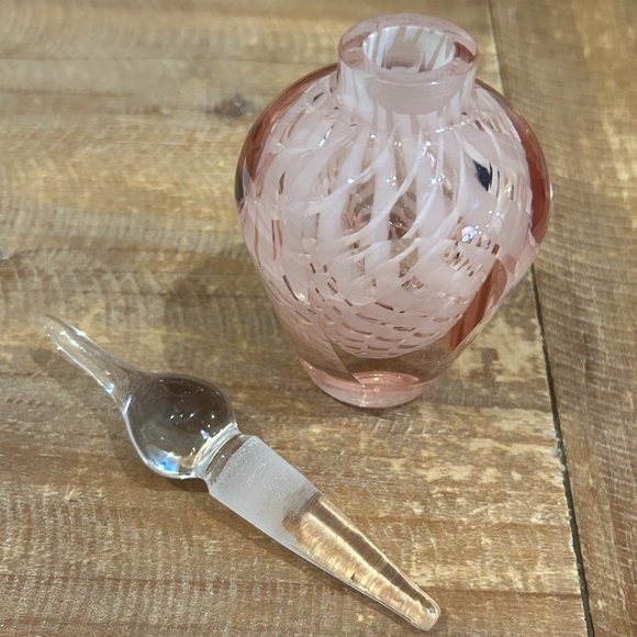 Perfume bottle 1930s collectible vintage perfume bottle Antique pink glass - Picture 5 of 9